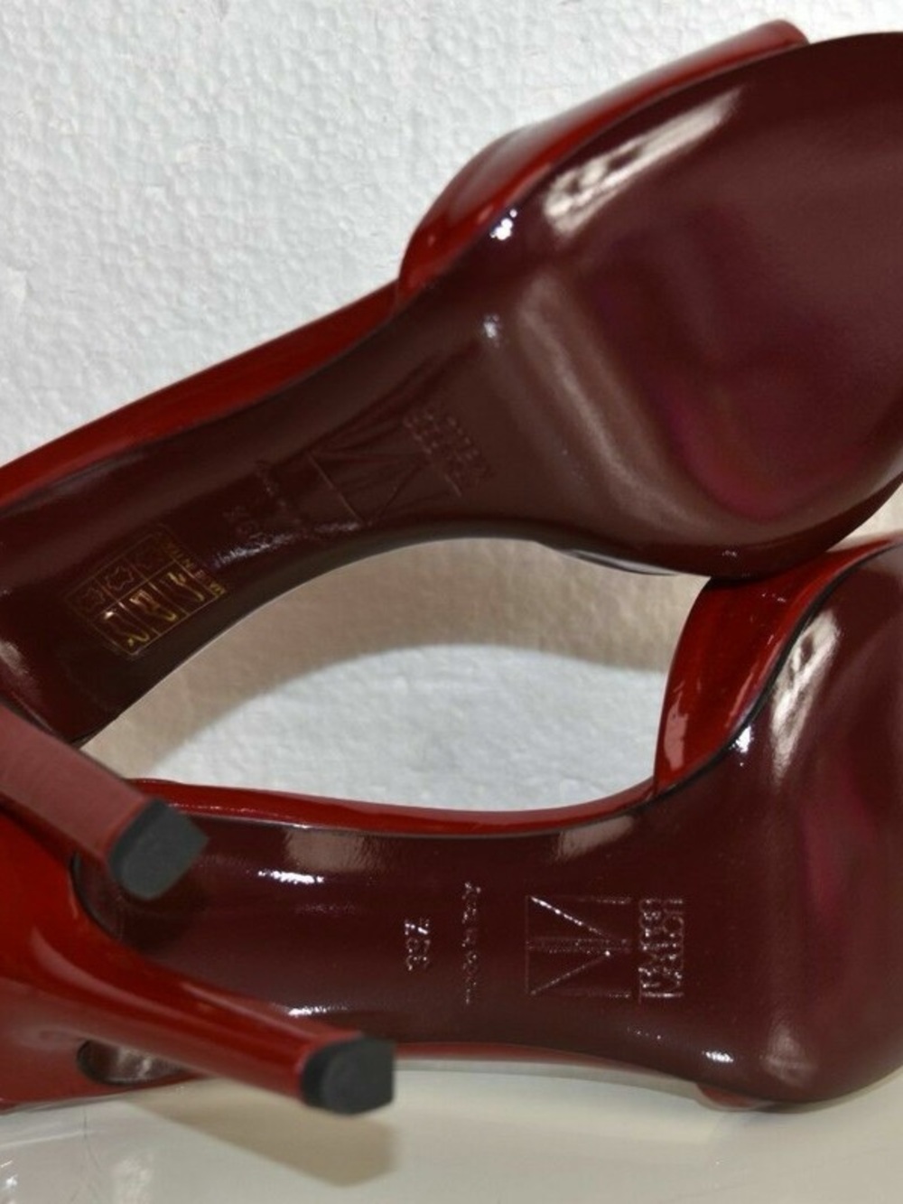 Tamara Mellon Patent Burgundy Sandals 41 - Picture 4 of 5